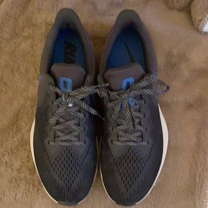 Men’s Nike Running Sneakers-size 9.5